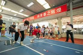 25分大胜老鹰，湖人终结3连败！老詹背靠背31+9+10，东契奇27+12